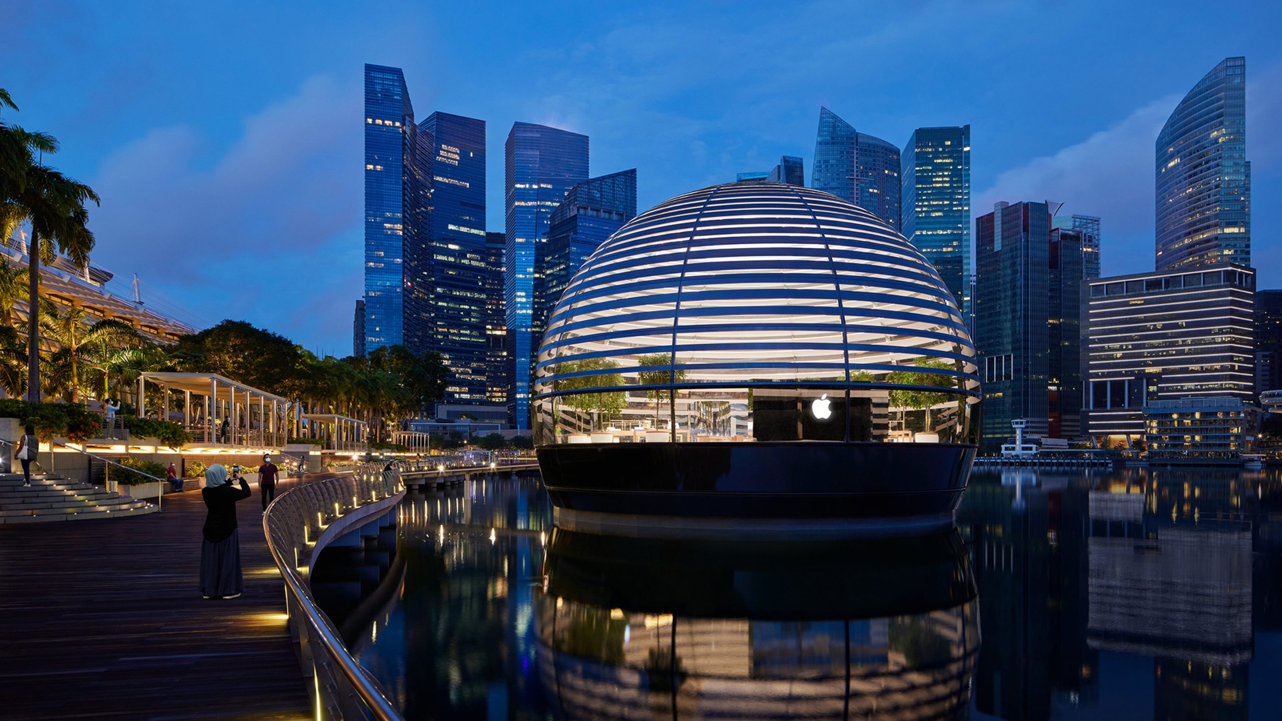 Apple-Singapore-scaled.jpg